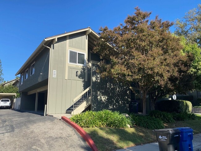 Beautiful upgraded condo in Thousand Oaks! - Beautiful upgraded condo in Thousand Oaks!