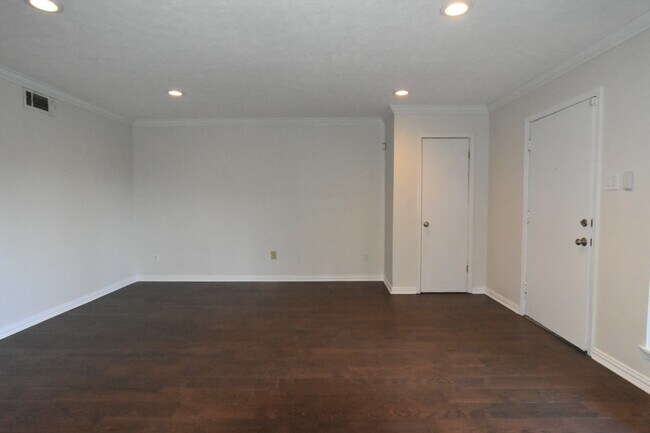 Photo - 7714 Renwick Dr Unidad C36