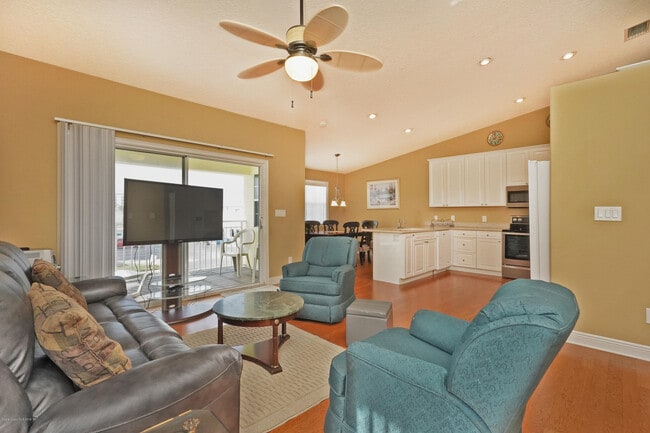 181 St Lucie Ln