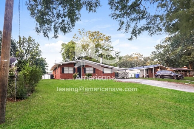 Photo - 2410 Broadmoor Dr