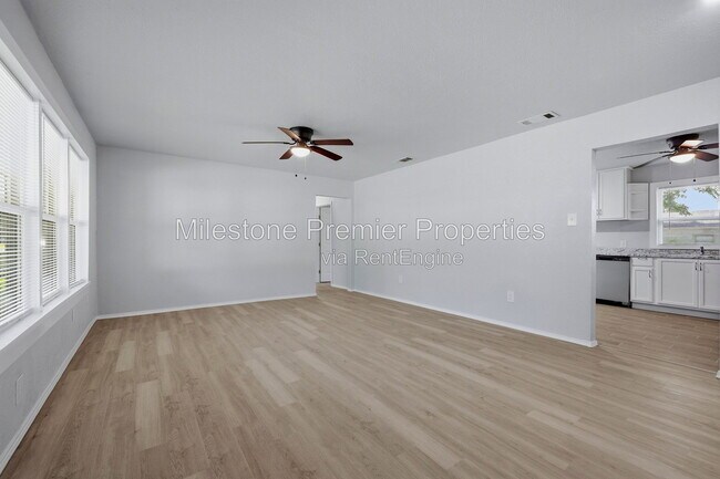 Photo - 718 W Belden St