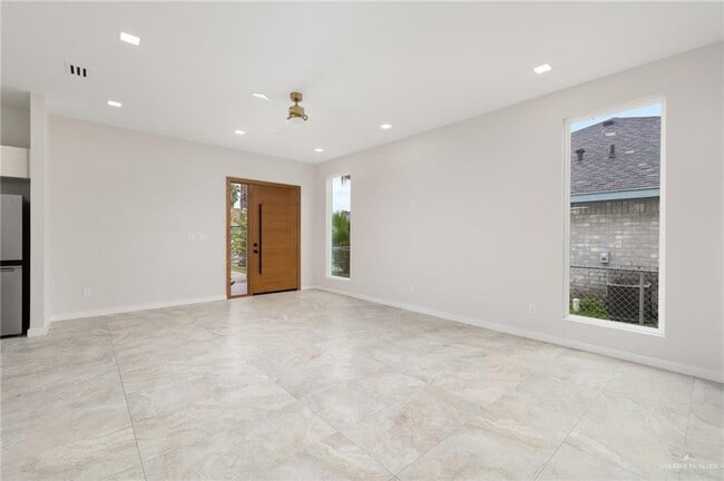 Photo - 12 Lake View Dr