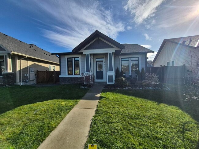 Building Photo - 3334 Trumpeter St