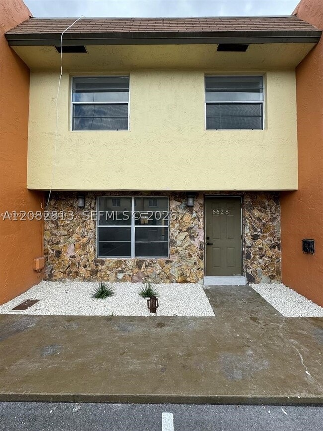 Building Photo - 6628 SW 41st St