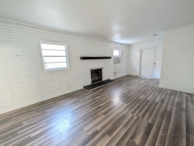 Photo - Available Now in Hooks Texas