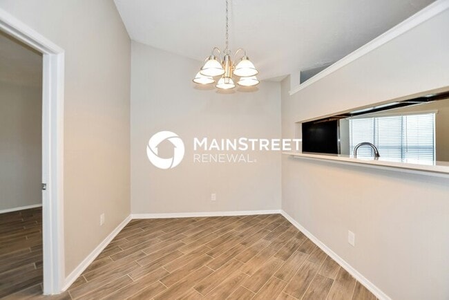 Photo - 4 Bedroom Pet-Friendly Home in Mesquite, TX with Main Street Renewal