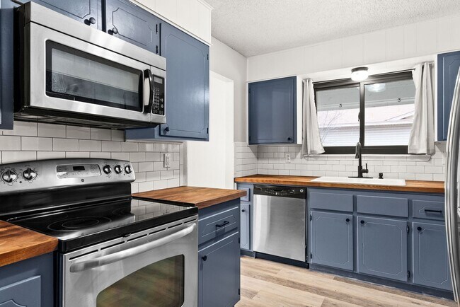 Photo - 2606 Lake Rd