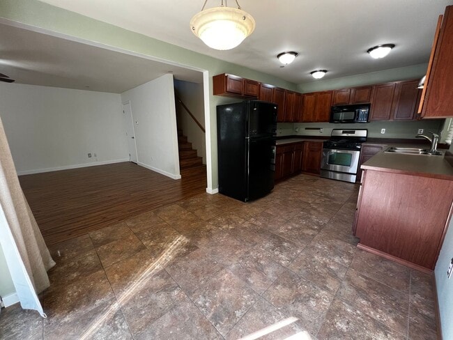 Photo - 3 Bedroom 2.5 Bath DuPont Home for Rent