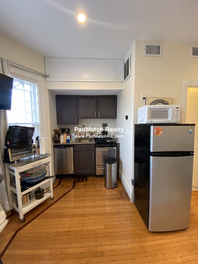 Photo - 14 Chiswick Rd Unit 1