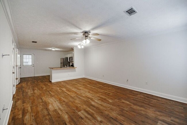 Photo - 105 Westchester Dr