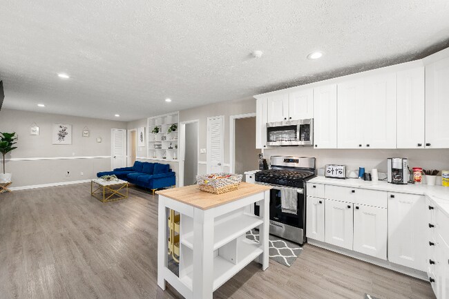 Photo - 5330 Warrington Pl