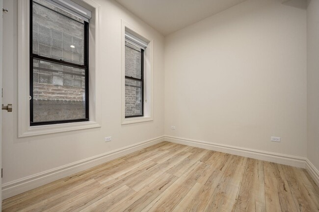 Photo - 1710 W Belmont Ave Unit 202