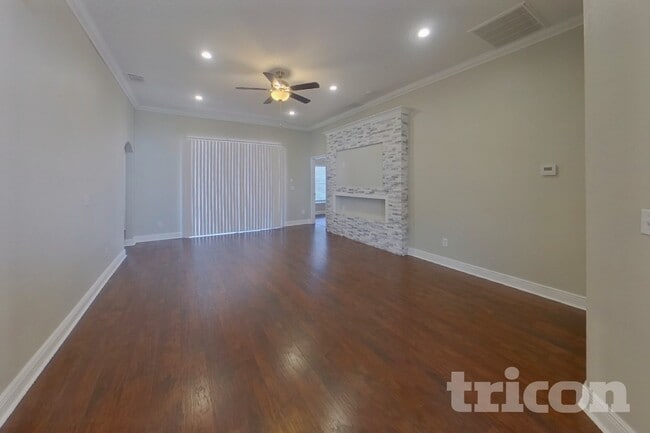 Photo - 15206 Markham Dr