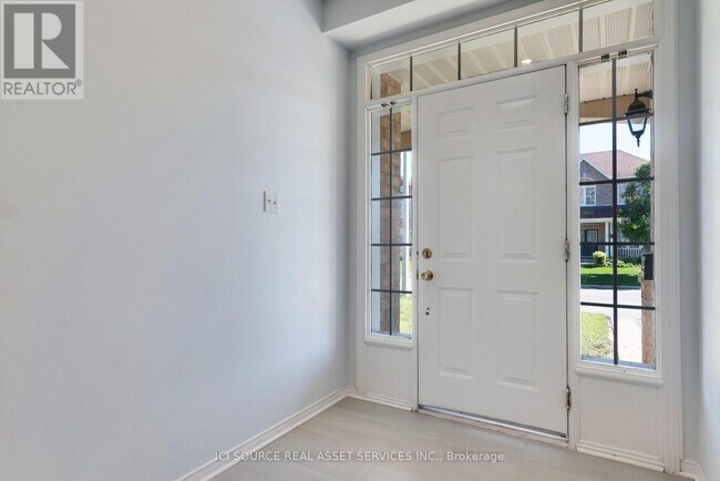 Photo - 140 Annapolis Cir
