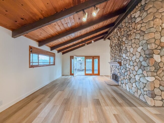 Photo - 5142 Sandpiper Way