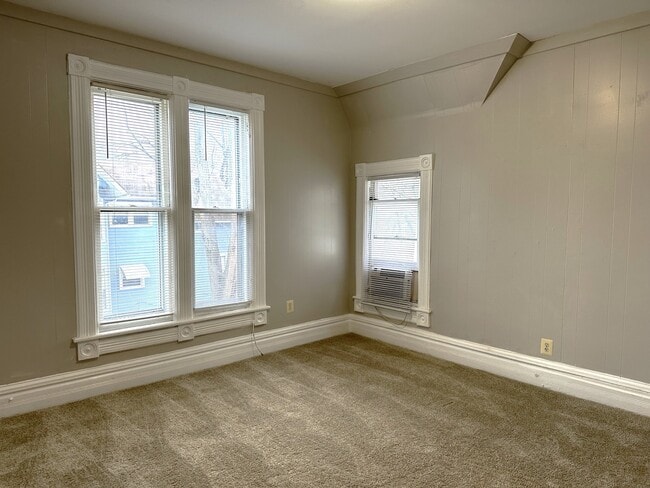 Photo - 441 Addison St Unit 4