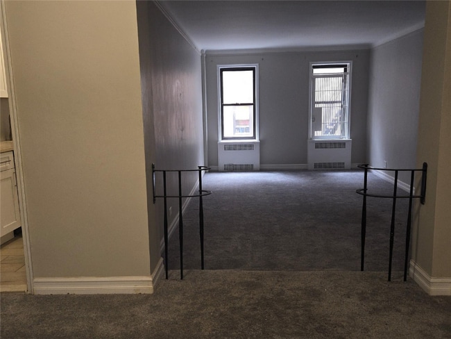 Photo - 55 E 190th St