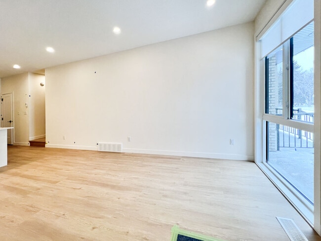 Photo - 9326-9153 153 St NW Unit 2