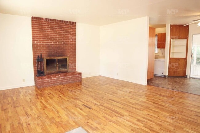 Photo - 1024 Glenmoor Dr