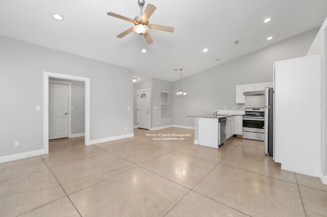 Photo - 5326 N Hillside St