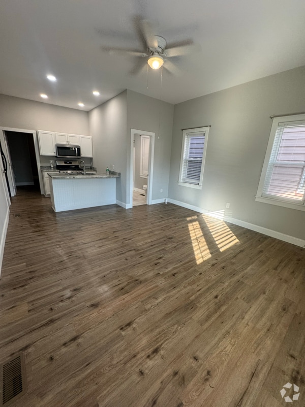 Building Photo - 87 N Main St Rental