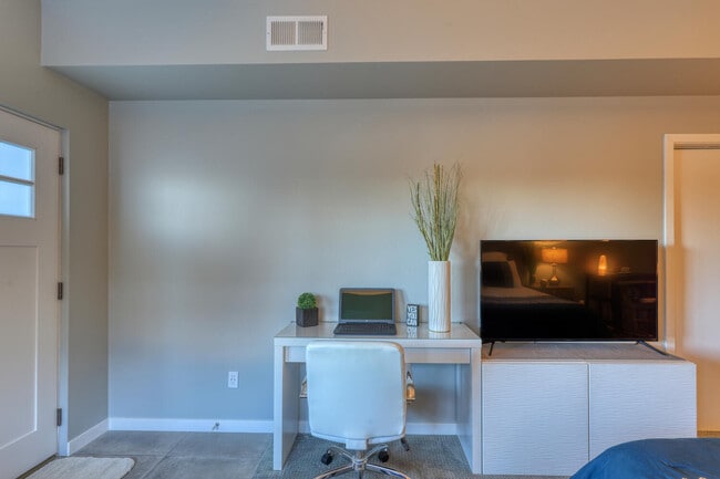 Photo - 1036 Hills Cir Unit Willow