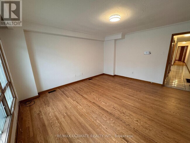 Photo - 182 St Clarens Ave