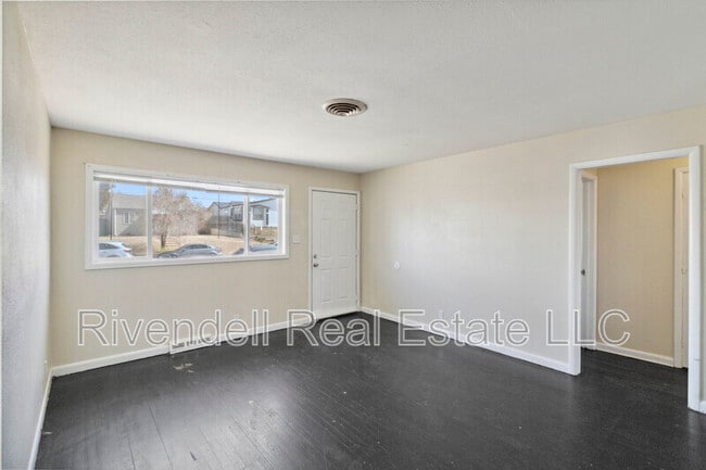 Photo - 1127 Xenia St