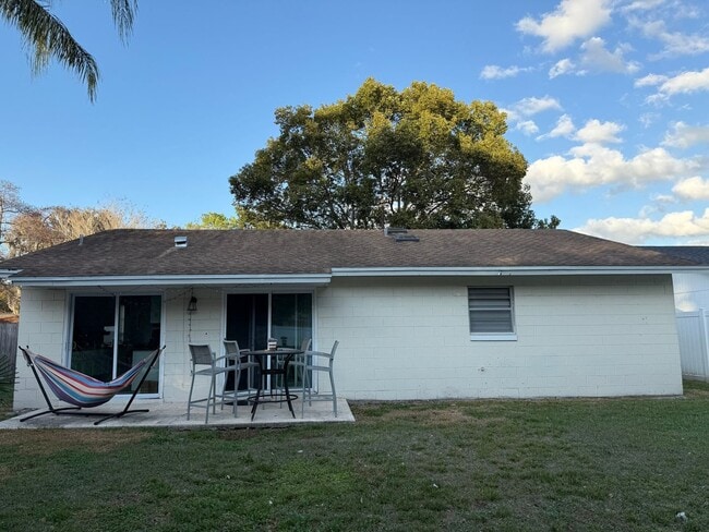 Photo - 119 N Alderwood St