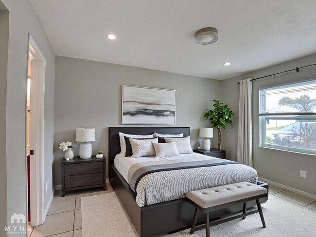 Photo - 628 Royal Palm Dr