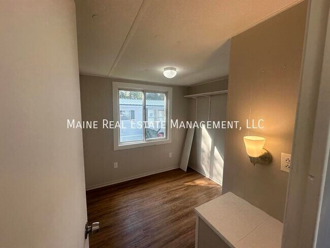 Photo - 715 College Ave