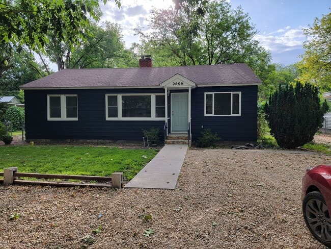 Building Photo - 3 Bed 2 Bath Home
