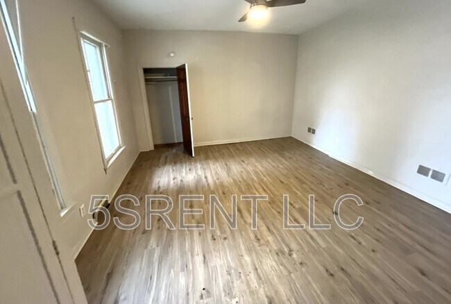 Photo - 85 W 2nd St Unidad 3