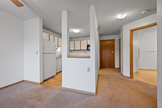 Oaks Lincoln Apartments