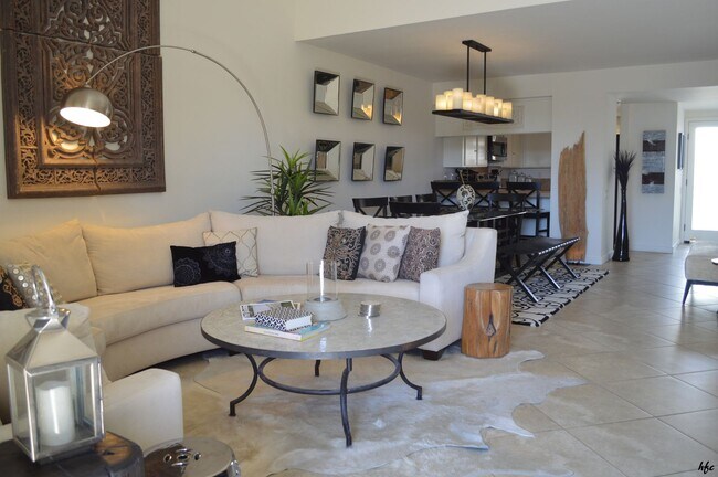 Photo - Hollywood Glam in Palm Springs. Furnished,...