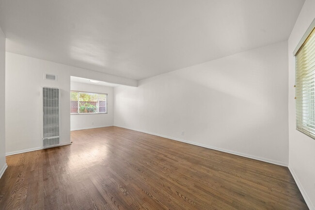 Photo - 1517 Harvard St Unit 3