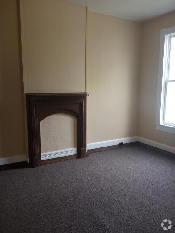 Building Photo - 1101 Oak St Rental