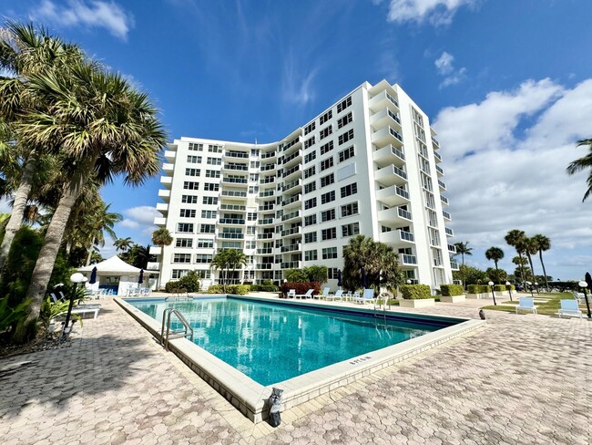 Lake Side Pool View - 2800 N Flagler Dr Condo Unit 714