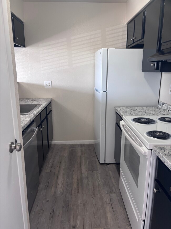 Desert Pearl Apartments