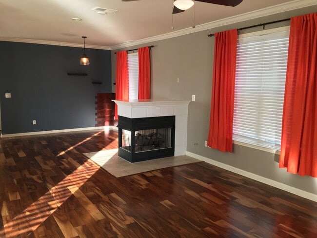 Photo - Updated 3BR/2.5ba in Harbor Town with huge fenced in yard w/ fire pit. One small pet is allowed,...