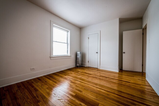 Photo - 5328 W Harrison St Chicago, IL 60644