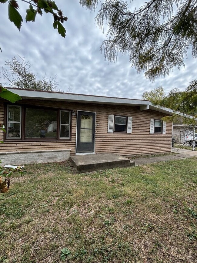 Building Photo - 926 N Linview Ave Unit 1