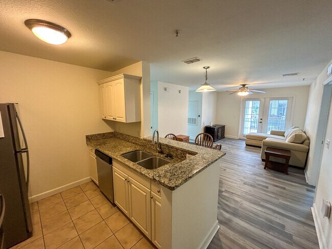 Oxford Terrace II #404 - Walk to UF and So... - Oxford Terrace II #404 - Walk to UF and So... Unit 404