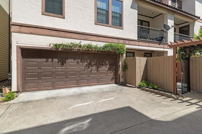 Building Photo - 3935 Gibson St