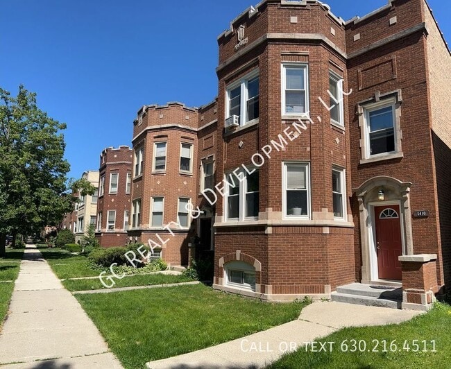 Building Photo - 5410 W Berteau Ave Unit B