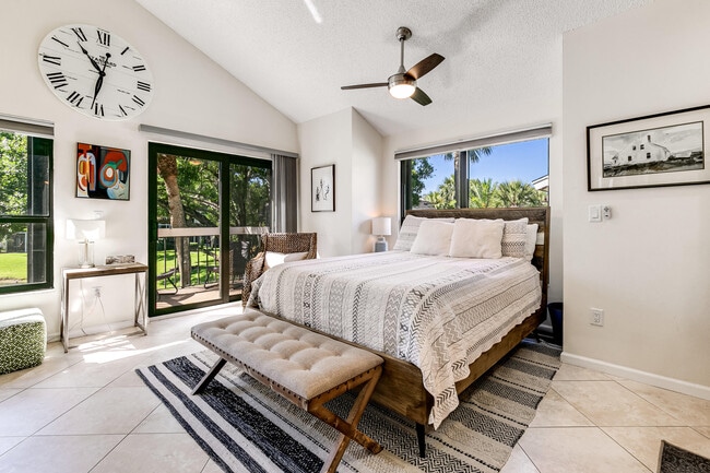 Building Photo - 11863 Wimbledon Cir Unit 527