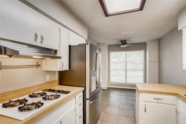 Photo - 1703 Cannonwood Ln
