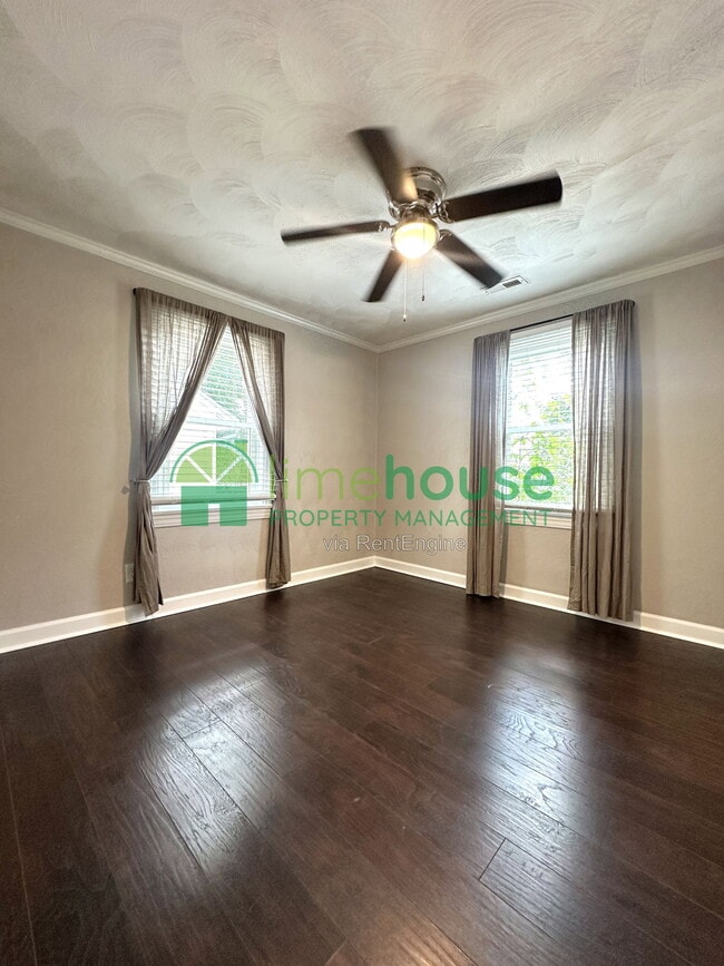 Photo - 809 Cambridge Ave
