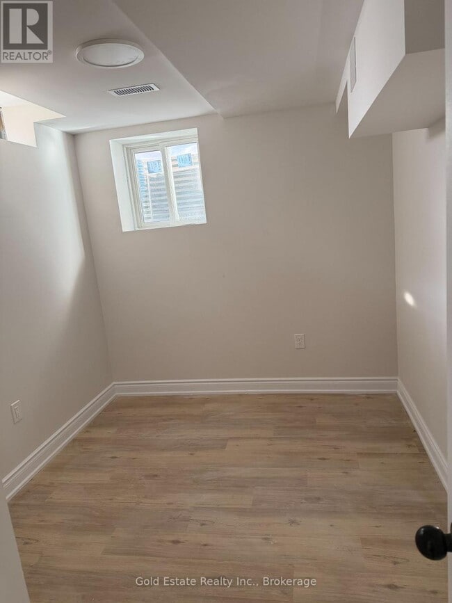 Photo - 1034 Old Oak Dr