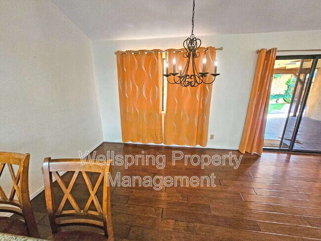 Photo - 413 Mt Rainier Pl